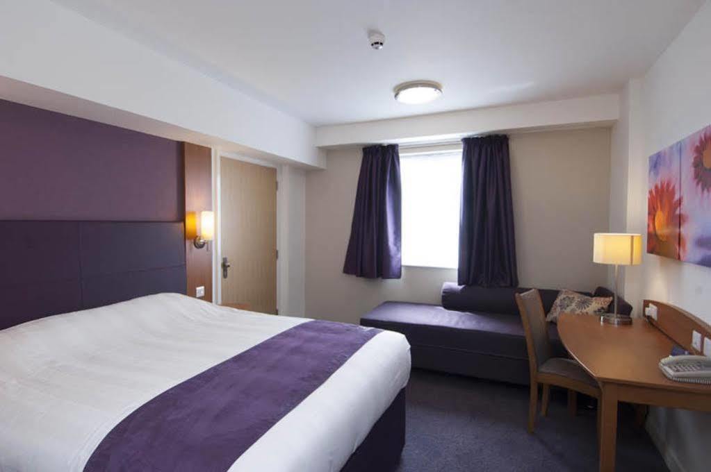 Premier Inn 첼름스퍼드 외부 사진