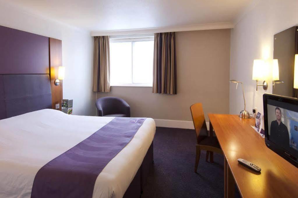 Premier Inn 첼름스퍼드 외부 사진